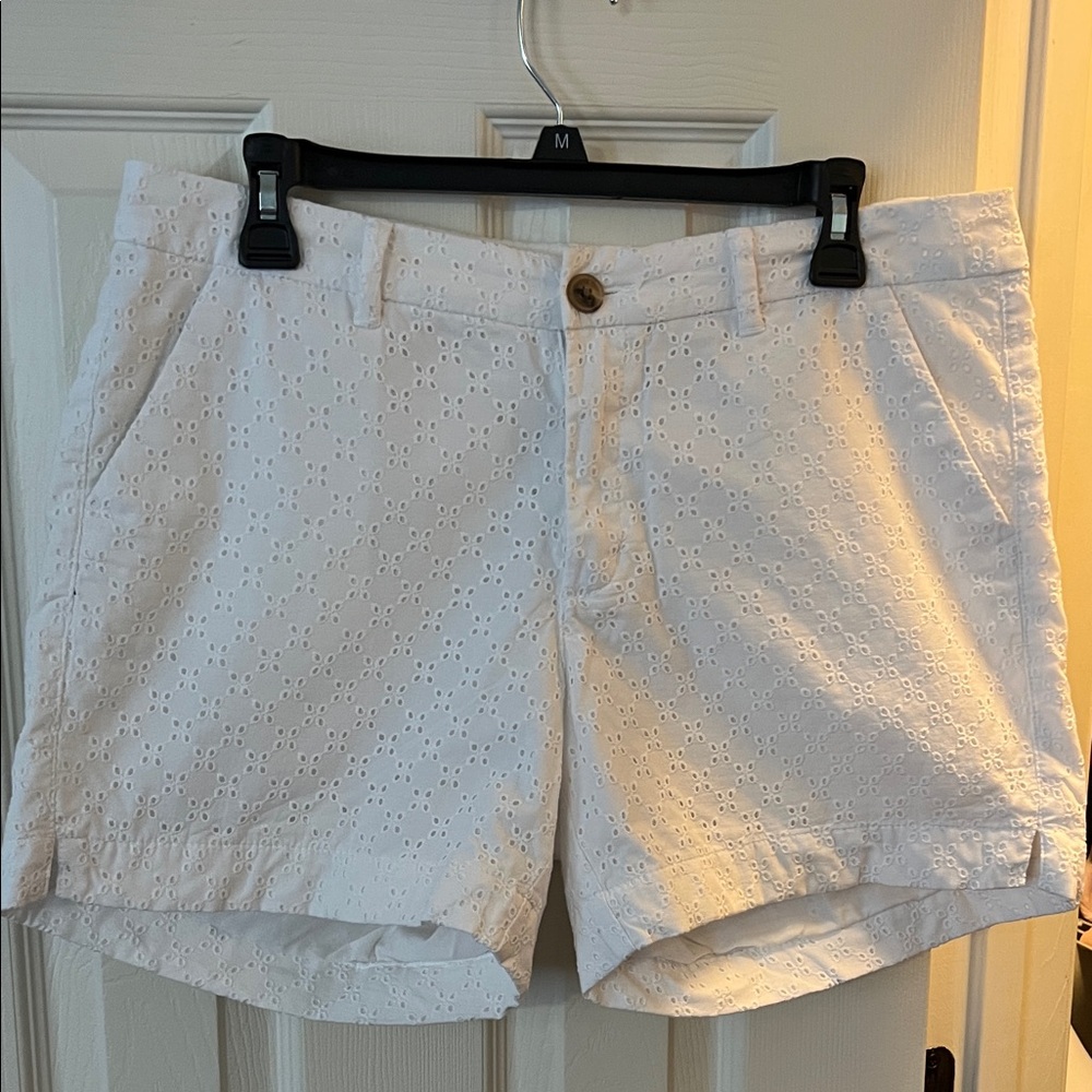 Old Navy White Eyelet Women's Shorts; Size 10